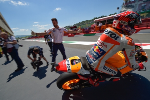 Marc Marquez esce dai box